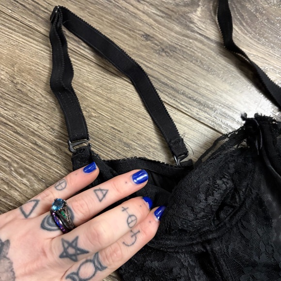 90s European Vintage Sunburst Lace Ruffle Hem Corset Top (Black) Size 34B/Small - Picture 5 of 8